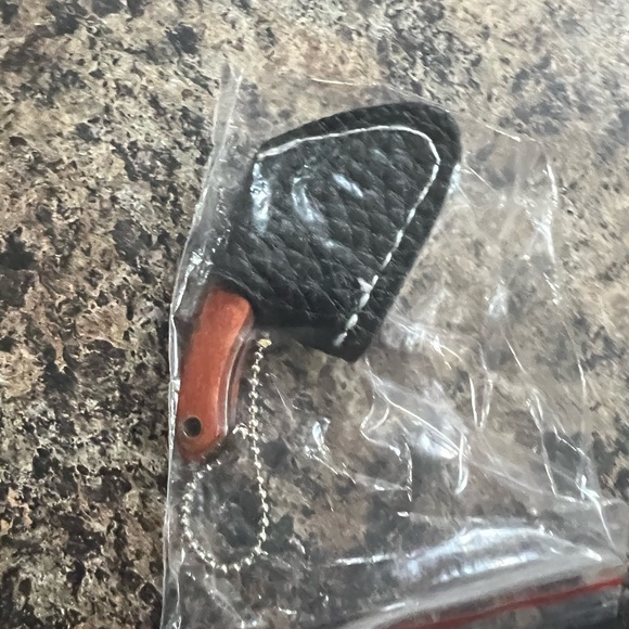 $2 MINI UTILITY KEYCHAIN. ONE AT RANDOM. $2 WITH ANY $10 ORDER OR MORE - Picture 16 of 16